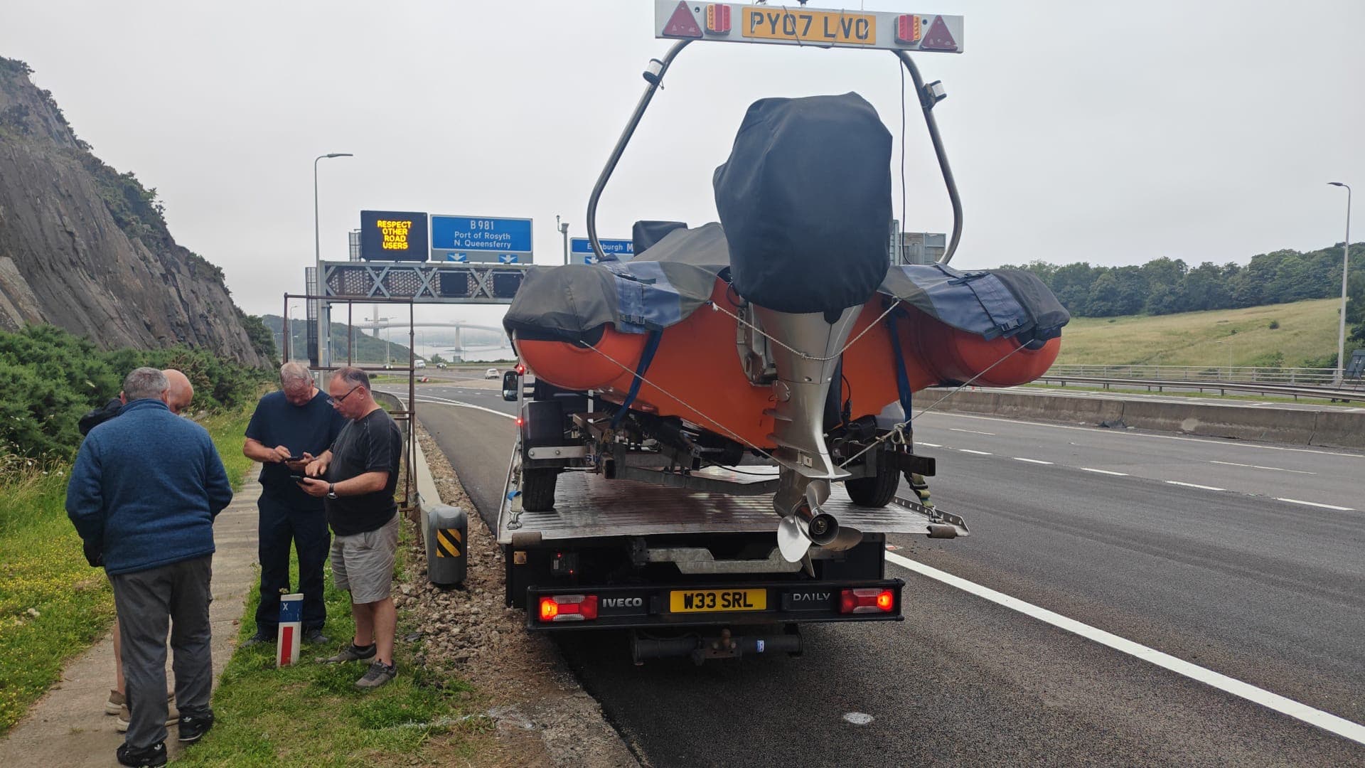 Collapsed wheel on boat trailer - recover from Dunfermline M90 to Newcastle
