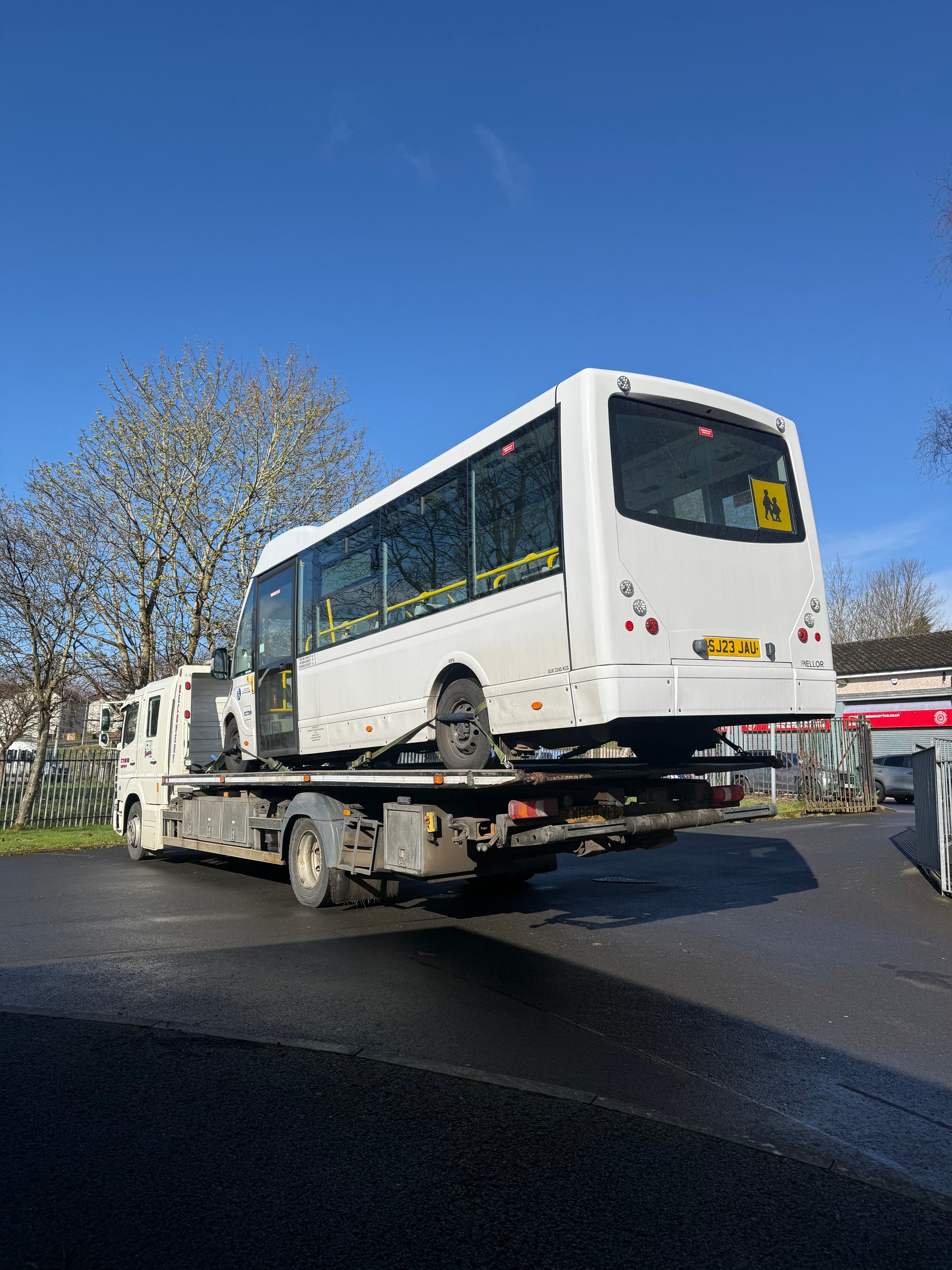Minibus recovery from east end to Tollcross