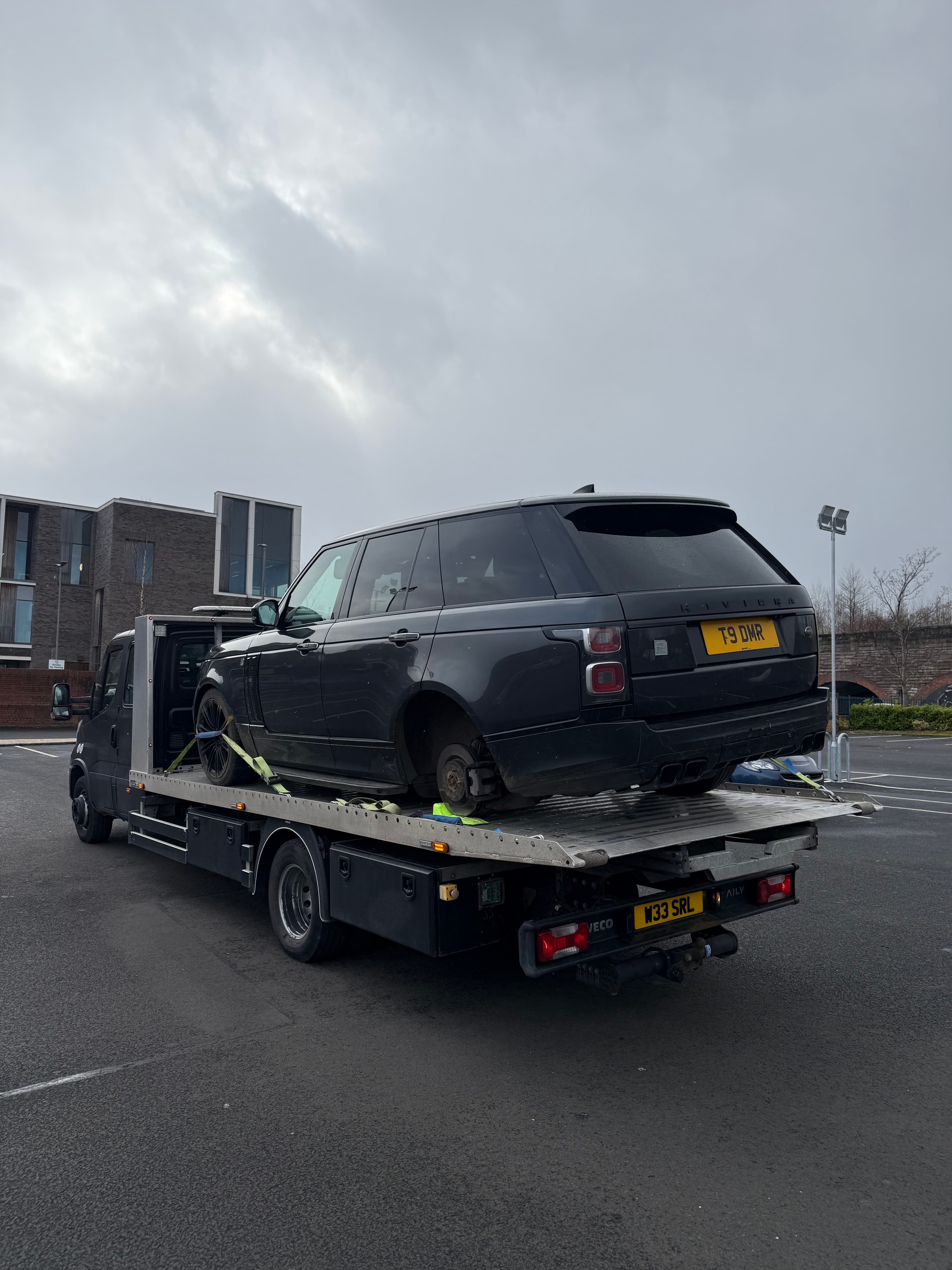 Range Rover recovery detached wheel