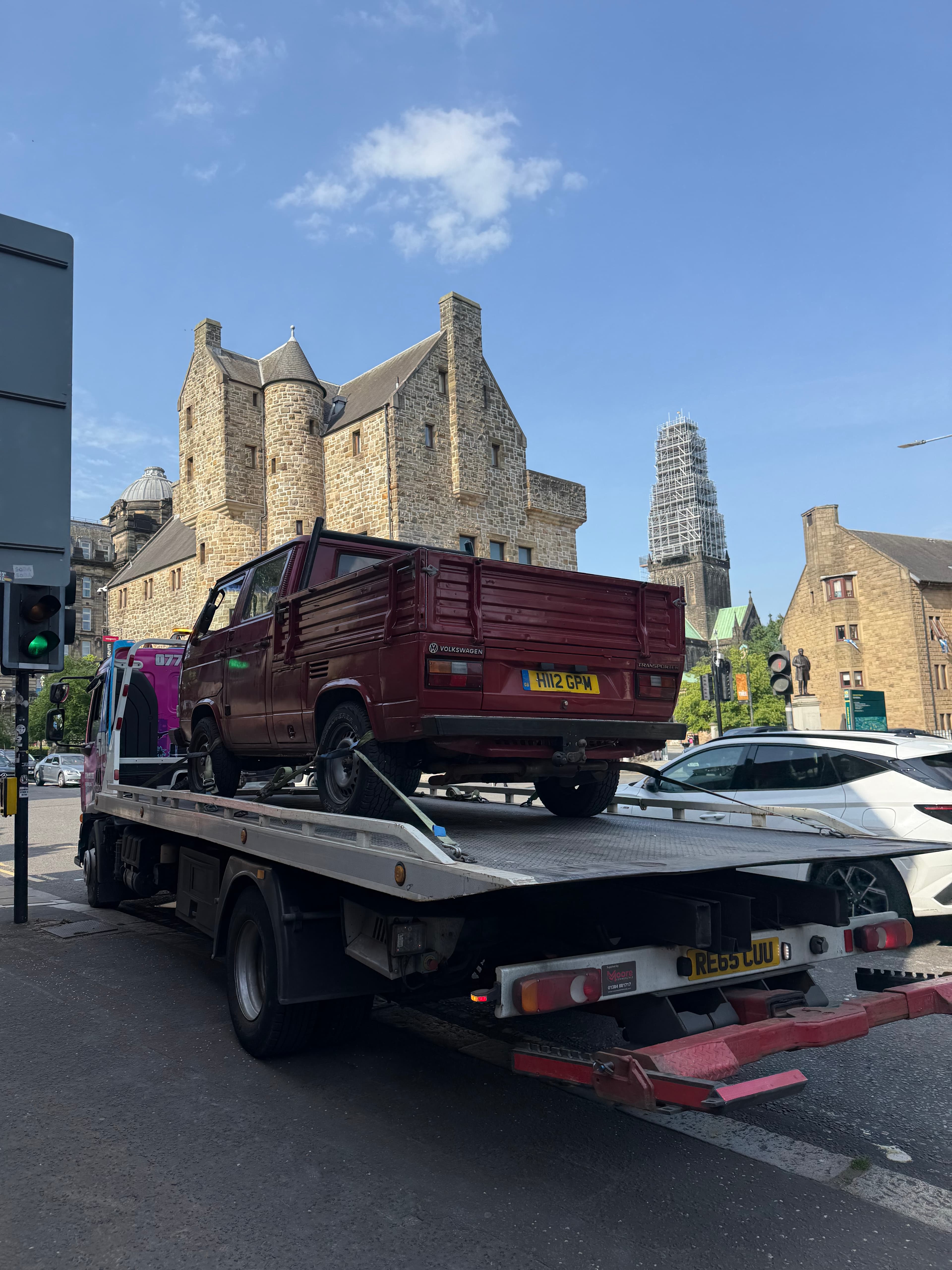 "Need a tow in Glasgow? SRL Recovery arrives in around 30 minutes, with local jobs typically £80–£100. 83+ 5-star review